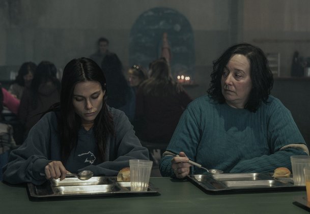 V bahně: Nový Netflix seriál nás bere do ženské věznice | Fandíme serialům