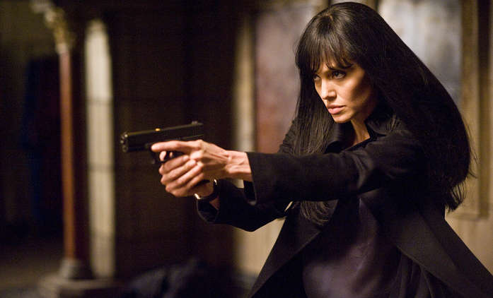The Initiative: Angelina Jolie jako amorální a všehoschopná špionka | Fandíme filmu