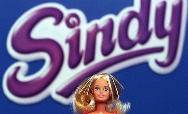 Sindy: Konkurentka Barbie chce také dělat parádu v kinech | Fandíme filmu