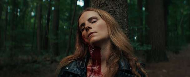 Death Cycle: Maskovaný motorkář ve stylovém hororu vraždí beze slov | Fandíme filmu