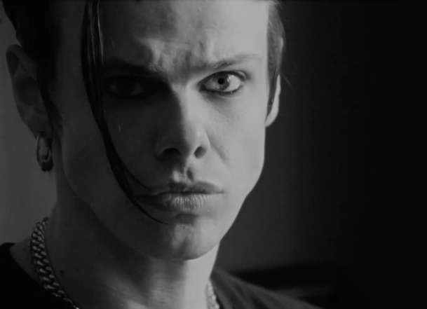 Yungblud. Are You Ready, Boy? - Generační ikona se obnažuje v novém filmu | Fandíme filmu