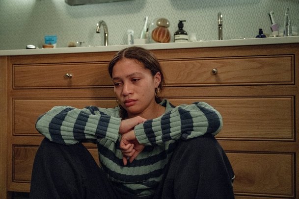 Pod tlakem: V thrilleru od Netflixu volí premiérka mezi zemí a rodinou | Fandíme serialům