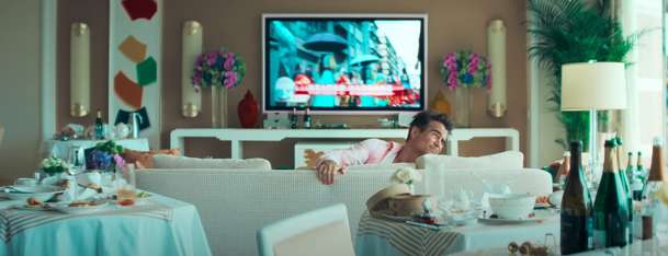 Balada o malém hráči: Colin Farrell vás v upoutávce vtáhne do světa hazardu | Fandíme filmu
