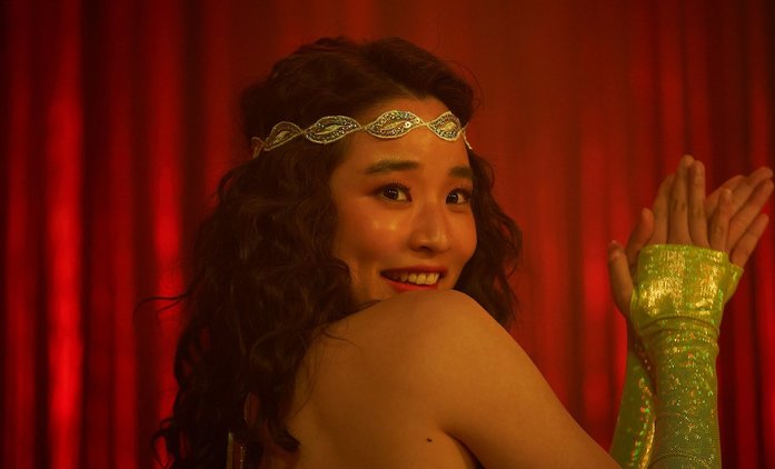 Madam Ema: Netflix nás bere do zákulisí natáčení provokativního filmu | Fandíme seriálům