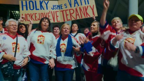 Holky na led! - Nový celovečerák zachycuje výjimečný rok českých hokejistek | Fandíme filmu