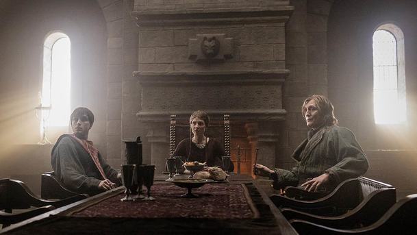 King & Conqueror: Velkolepý historický seriál nás bere do Anglie zmítané válkou | Fandíme serialům