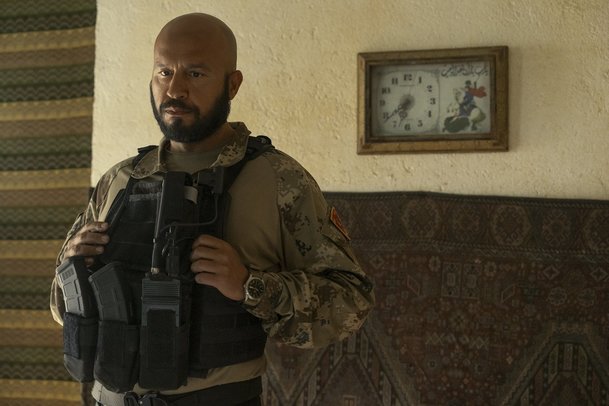 Na seznamu smrti: Temný vlk - Černé operace CIA zničí život bojovníka z Navy SEALs | Fandíme serialům