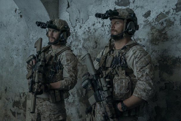 Na seznamu smrti: Temný vlk - Černé operace CIA zničí život bojovníka z Navy SEALs | Fandíme serialům