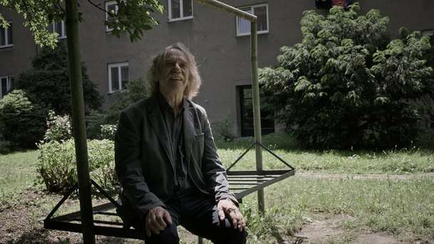 Jarek: Složitého a rozporuplného písničkáře ode dneška představuje nový film | Fandíme filmu