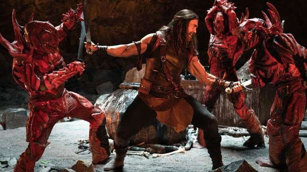 Deathstalker: Vítejte ve světě, kde se zlu čelí s mečem v ruce | Fandíme filmu