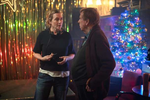 Goodbye June: Kate Winslet se pustila do režie | Fandíme filmu
