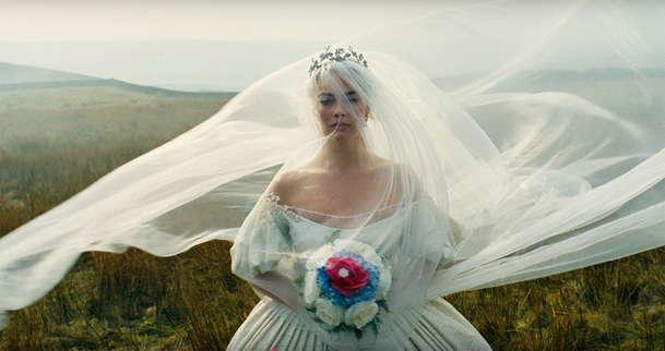 Bouřlivé výšiny: Trailer kašle na konvence a dělá z historické romance moderní párty | Fandíme filmu