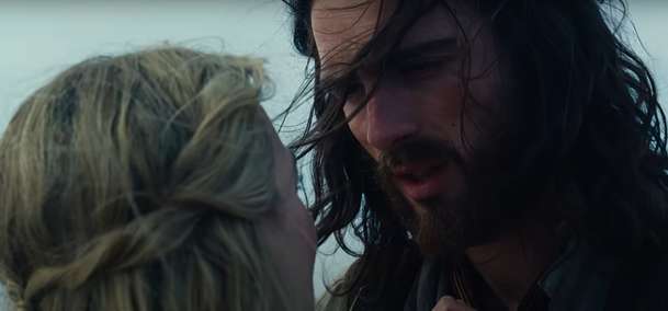 Bouřlivé výšiny: Trailer kašle na konvence a dělá z historické romance moderní párty | Fandíme filmu
