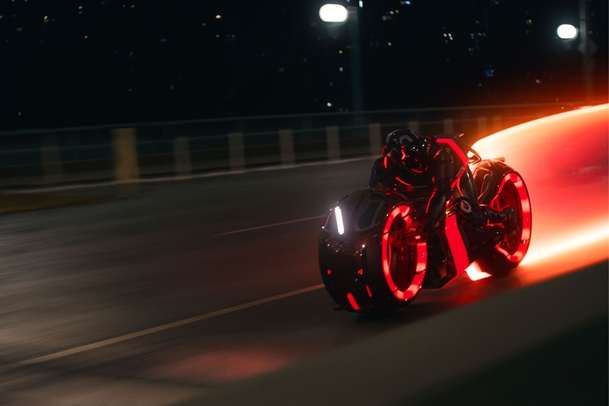 Tron: Ares - Překvapivě temná sci-fi představuje důkladně zápletku a postavy | Fandíme filmu