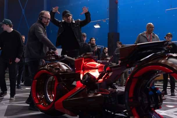 Tron: Ares - Překvapivě temná sci-fi představuje důkladně zápletku a postavy | Fandíme filmu