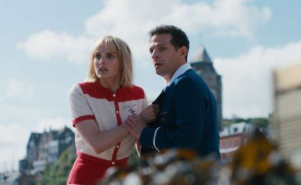 Natacha (téměř) letuška: Do českých kin vtrhne jako tornádo bláznivá dobrodružná komedie | Fandíme filmu