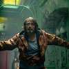 Dust Bunny: Boj zabijáka s nočními bubáky je v traileru hotový gejzír fantazie | Fandíme filmu