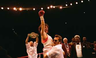 Christy: Zákulisní video zachycuje proměnu herečky v boxerskou šampionku | Fandíme filmu