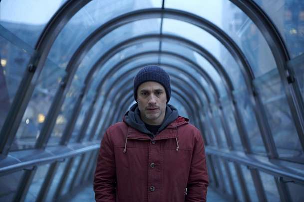 Another End: Futuristická technologie umí nahrát vědomí zesnulých do jiných těl | Fandíme filmu