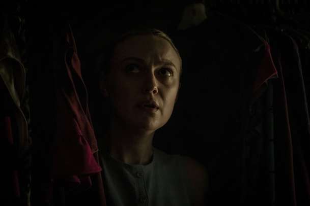 Absolutní zlo: Dakota Fanning v novém hororu čelí okultnímu teroru | Fandíme filmu