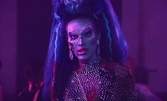 Queens of the Dead: Zombíci versus drag queens v novém hororu | Fandíme filmu