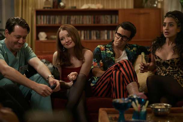 One More Shot: V chlastací komedii se party magicky pořád vrací na začátek | Fandíme filmu