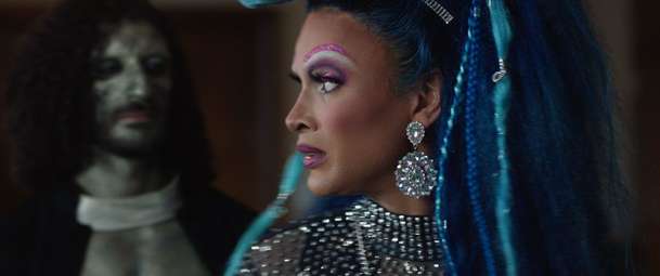 Queens of the Dead: Zombíci versus drag queens v novém hororu | Fandíme filmu