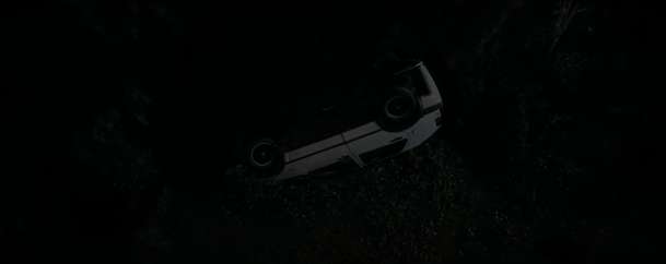 Game: V mrazivém thrilleru zvrácený zakuklenec mlčky sleduje umírajícího | Fandíme filmu