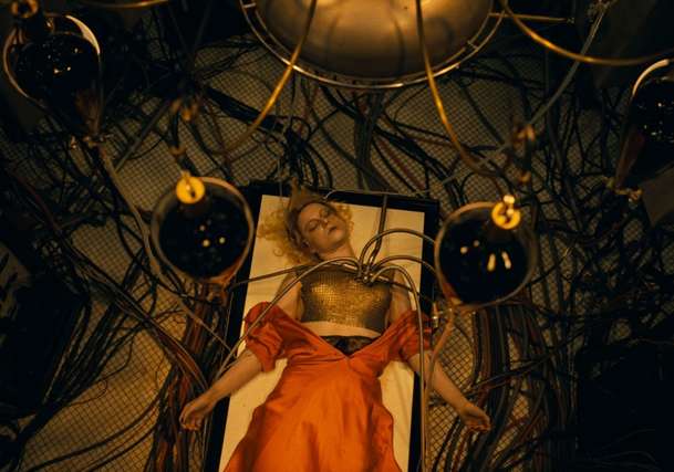 Nevěsta!: Punkové zpracování Frankensteina kašle na oprašování tradic | Fandíme filmu