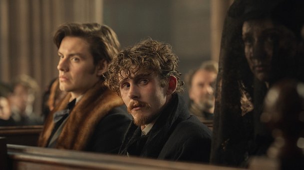 Rod Guinnessů: Netflix nabízí seriálovou novinku od tvůrce Peaky Blinders | Fandíme serialům