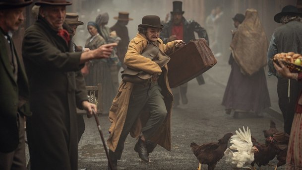 Rod Guinnessů: Netflix nabízí seriálovou novinku od tvůrce Peaky Blinders | Fandíme serialům