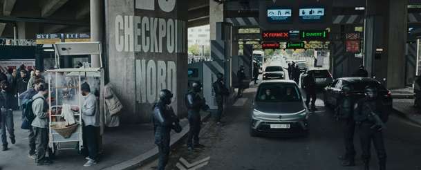 Chien 51: V dystopické budoucnosti je společnost rozparcelovaná a řízená AI | Fandíme filmu