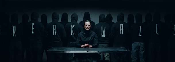 Chien 51: V dystopické budoucnosti je společnost rozparcelovaná a řízená AI | Fandíme filmu