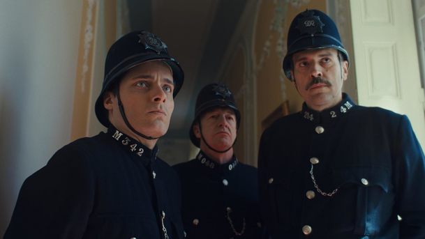 This is Not a Murder Mystery: V klasické detektivce dojde k vraždě na zámečku plném umělců | Fandíme serialům
