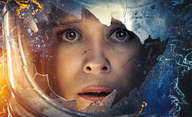 Trailer: Astronautka po návratu na Zem trpí stihomamem...nebo je jí v patách vetřelec | Fandíme filmu