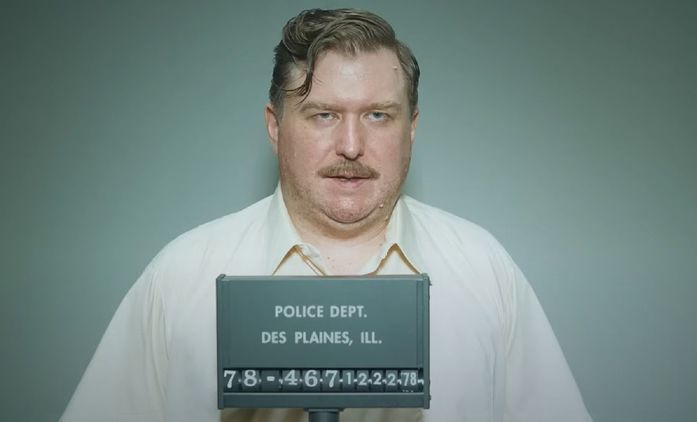 Devil in Disguise: John Wayne Gacy - Nový seriál přibližuje slavného vraha | Fandíme seriálům