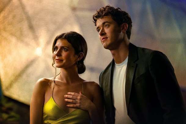Alex, léto a já: Netflix v nové romanci zkoumá, zda láska zahoří mezi přáteli | Fandíme filmu