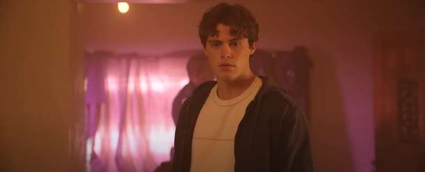 Trap House: První trailer akční komedie staví Bautistu proti dětem a mafii | Fandíme filmu