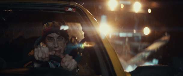 Delivery Run: Mrazivý thriller postaví nuzné autíčko proti obřímu pluhu | Fandíme filmu
