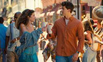 Alex, léto a já: Letní romance rozehřívá mrazivou zimu v novém traileru | Fandíme filmu