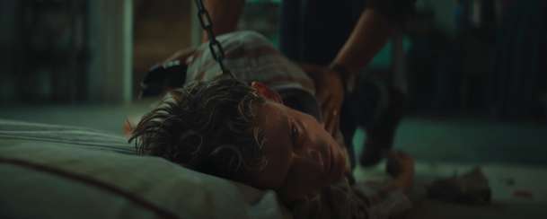 Good Boy: V drásavém thrilleru manželé „převychovávají“ chlapce ve sklepě | Fandíme filmu