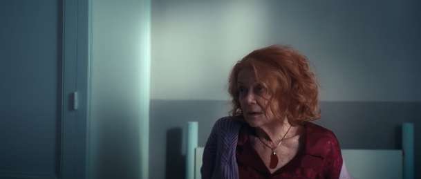 27 nocí: Hrdinka tragikomedie Netflixu možná zešílela a možná si jen užívá | Fandíme filmu