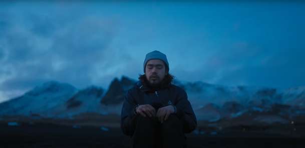 Last Days: Drsný příběh misionáře zabitého domorodci představil 1. trailer | Fandíme filmu