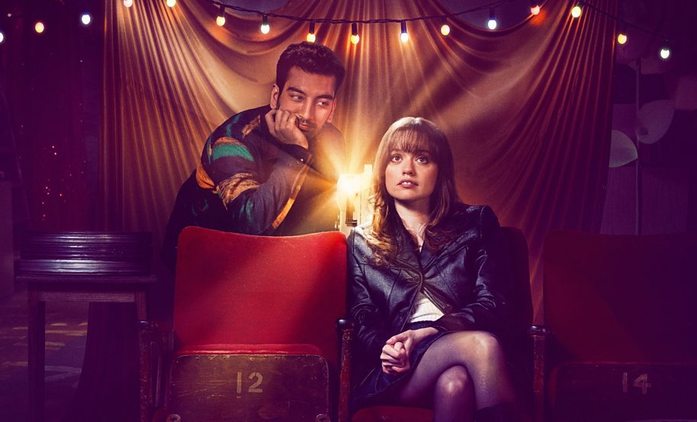 Film Club: Hrdinka nové romance už nezvládá dnešní svět, ale filmy a Noa jsou jí oporou | Fandíme seriálům