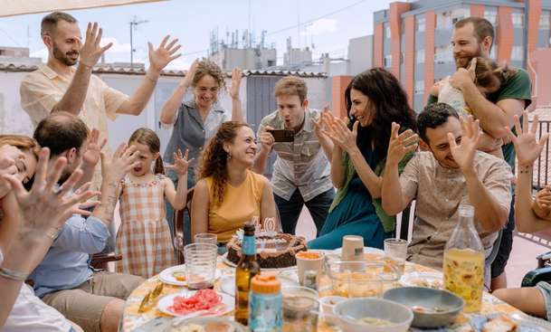 Slyšíš mě?: Nové drama v českých kinech představí trable neslyšícího rodiče | Fandíme filmu