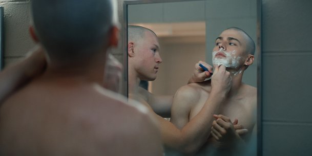 Zobáci: Drsný život mladých vojáků v novém Netflix seriálu | Fandíme serialům