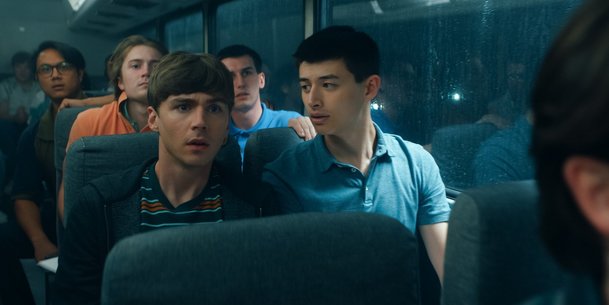 Zobáci: Drsný život mladých vojáků v novém Netflix seriálu | Fandíme serialům