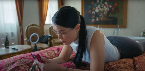 Virtuální přítelkyně: Tři ženy odhalují, jak funguje kariéra odhaleného online modelingu | Fandíme filmu