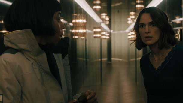 Žena z kajuty č. 10: Keira Knightley už dnes vyšetří vraždu na jachtě | Fandíme filmu