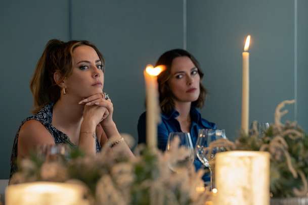 Žena z kajuty č. 10: Keira Knightley už dnes vyšetří vraždu na jachtě | Fandíme filmu